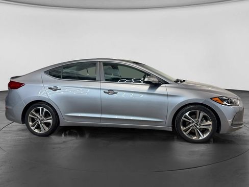 Used 2017 Hyundai Elantra Limited FWD image 4