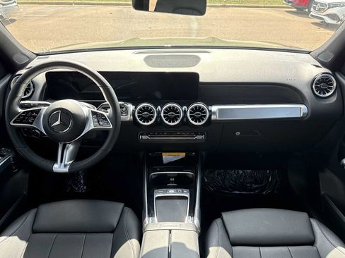 Used 2026 Mercedes-Benz GLB 250 4MATIC image 14