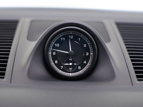 Certified 2025 Porsche Macan image 21