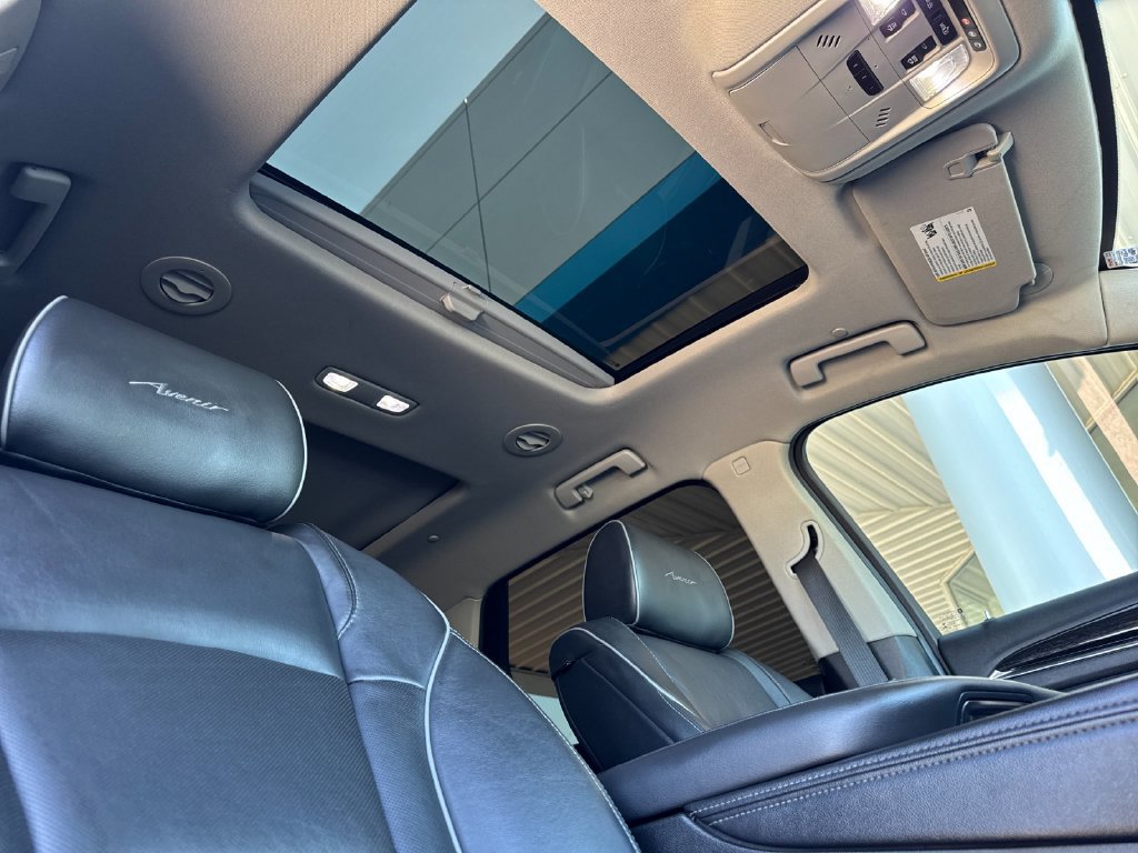 Used 2021 Buick Enclave Avenir w/ Avenir Technology Package FWD image 19