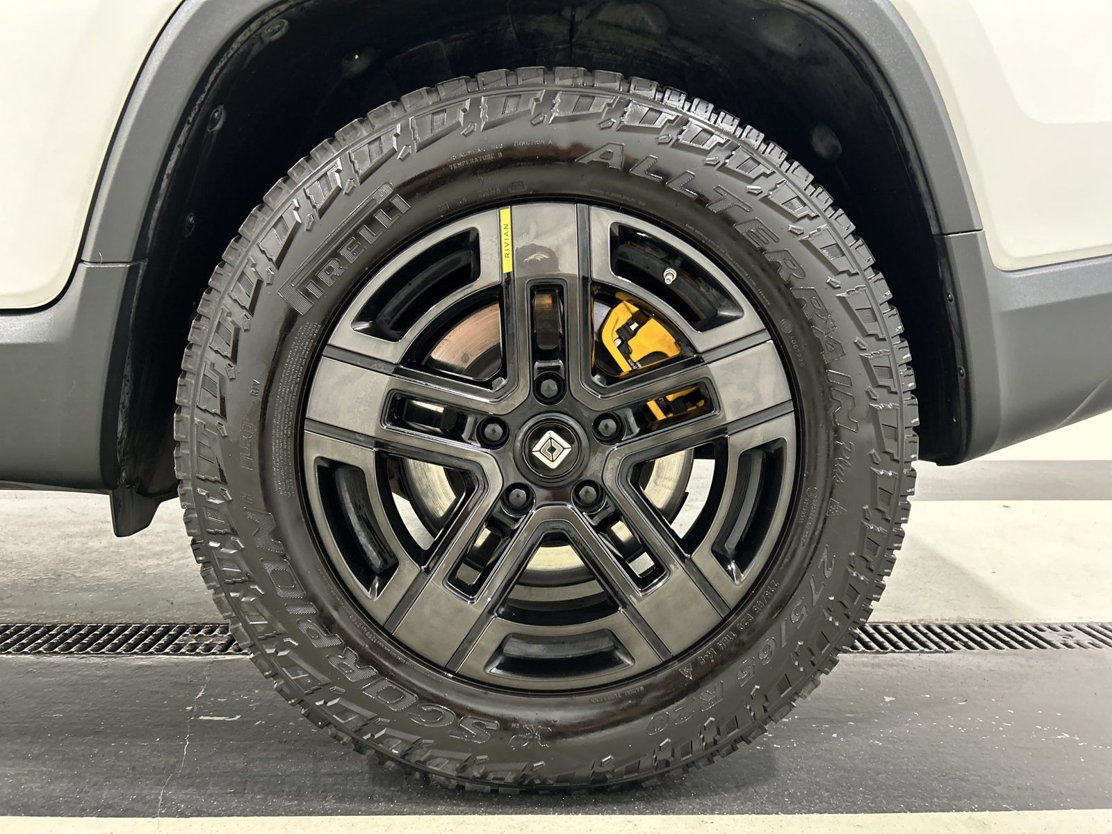 Used 2022 Rivian R1T Adventure AWD/4WD image 10