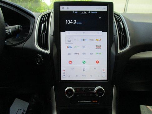 Used 2024 Ford Edge SEL image 15