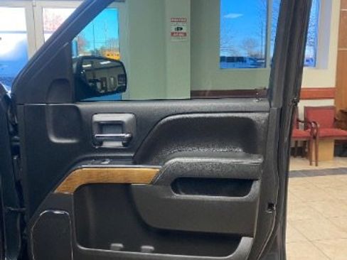 Used 2018 Chevrolet Silverado 1500 LTZ image 16