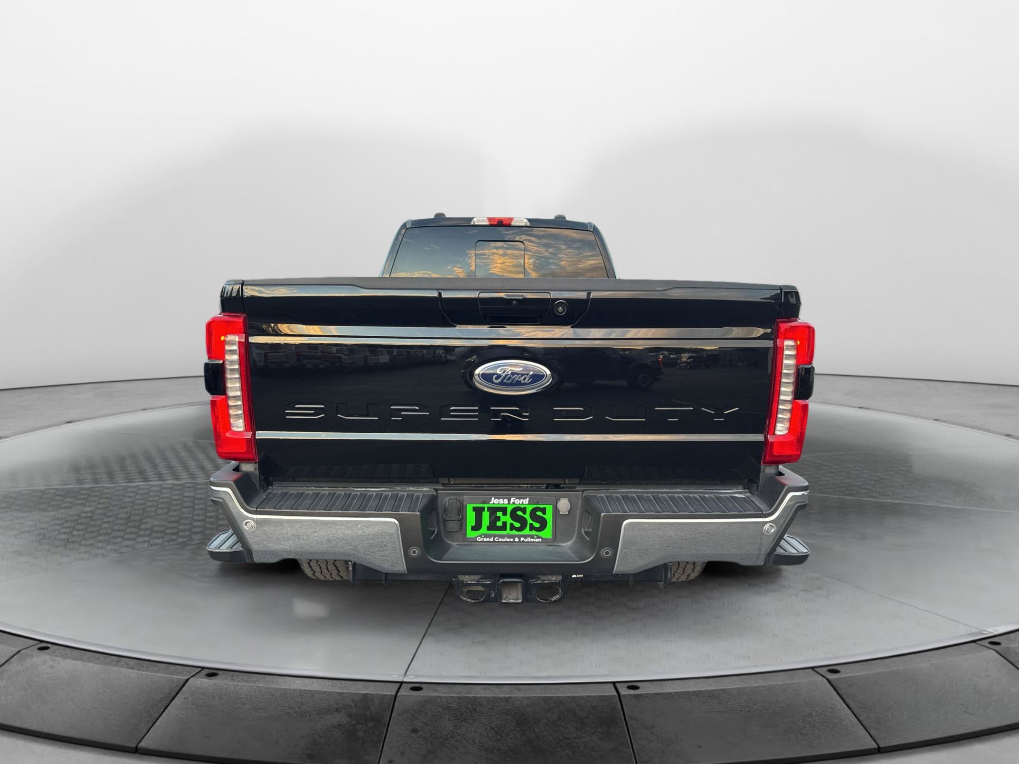Used 2024 Ford F350 Lariat w/ Camper Package AWD/4WD image 4