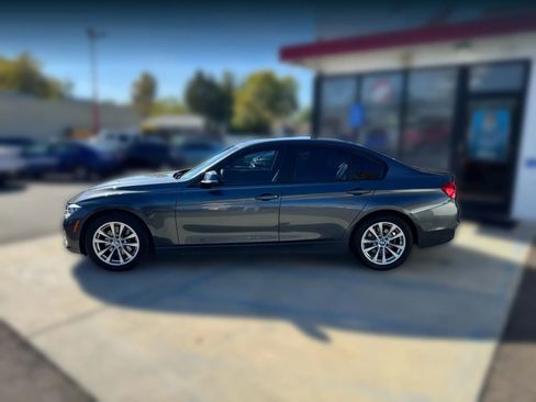 Used 2016 BMW 320i Sedan image 3