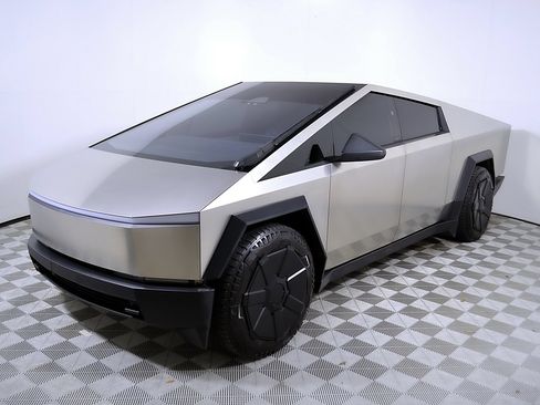 Used 2024 Tesla Cybertruck Cyberbeast AWD/4WD image 4