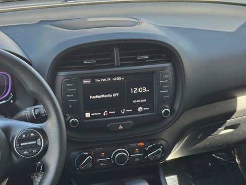 Used 2025 Kia Soul LX w/ LX Technology Package image 17