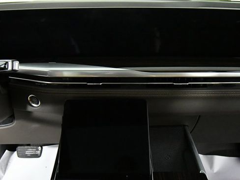 Used 2026 Cadillac Escalade ESV Luxury w/ LPO, Floor Liner Package image 12