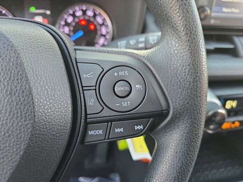 Certified 2022 Toyota RAV4 LE image 18