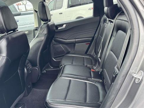 Used 2022 Ford Escape SEL image 9