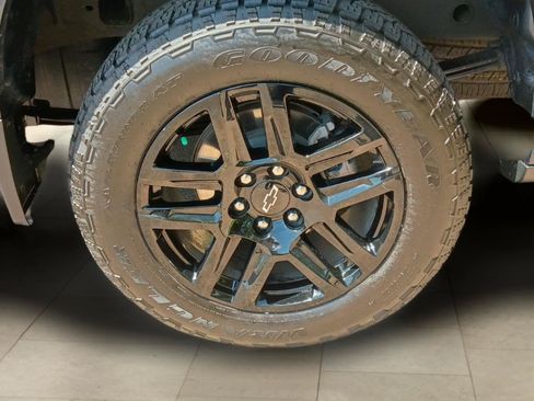 Used 2023 Chevrolet Silverado 1500 Custom AWD/4WD image 11