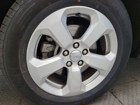 Used 2018 Jeep Compass Latitude w/ Popular Equipment Group image 31