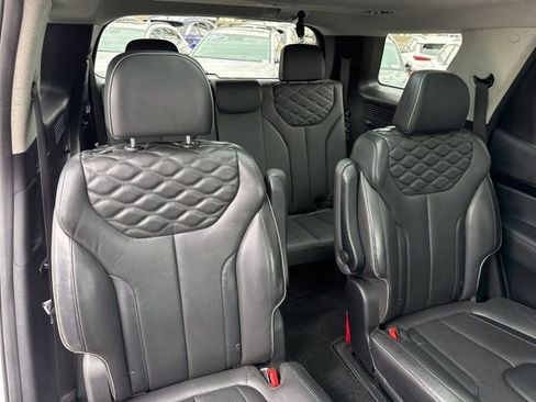 Used 2022 Hyundai Palisade Limited w/ Winter Package image 27