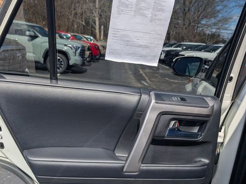 Used 2017 Toyota 4Runner Limited image 14