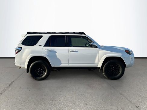 Used 2022 Toyota 4Runner SR5 Premium image 8