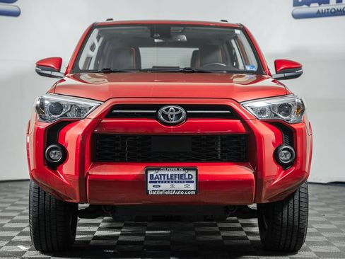 Used 2021 Toyota 4Runner SR5 Premium w/ Moonroof Package image 2