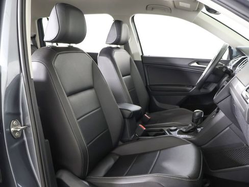 Used 2021 Volkswagen Tiguan SE AWD/4WD image 29