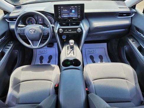 Used 2022 Toyota Venza LE AWD/4WD image 16