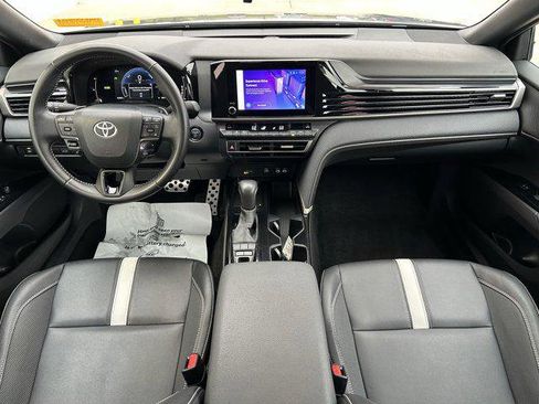 Certified 2025 Toyota Camry SE FWD image 18