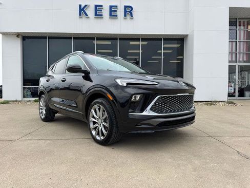 Used 2024 Buick Encore GX Avenir image 1
