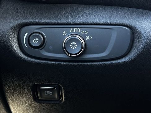 Used 2023 Chevrolet Blazer LT FWD image 24