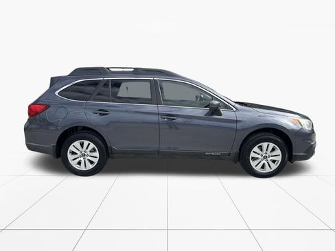Used 2017 Subaru Outback 2.5i Premium image 10