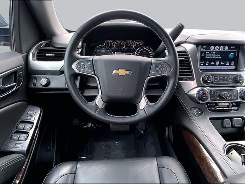 Used 2020 Chevrolet Tahoe LT w/ Luxury Package RWD image 6