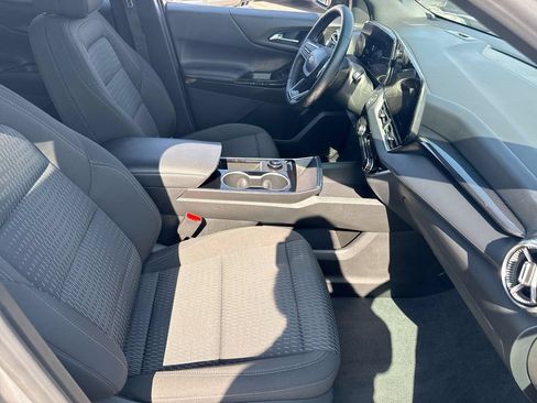 Used 2026 Chevrolet Equinox LT AWD/4WD image 17