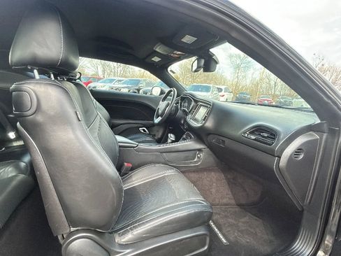 Used 2015 Dodge Challenger SXT Plus w/ Driver Convenience Group image 14