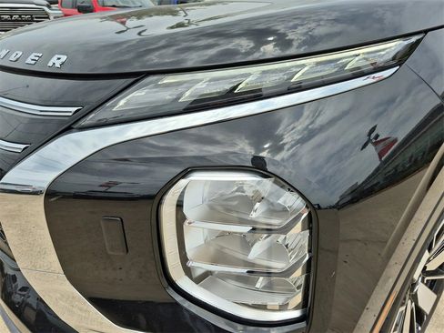 New 2025 Mitsubishi Outlander SEL image 28