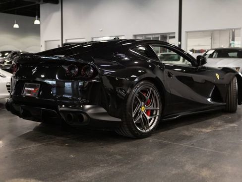 Used 2019 Ferrari 812 Superfast RWD image 7