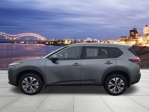 Used 2021 Nissan Rogue SV w/ Premium Package image 2
