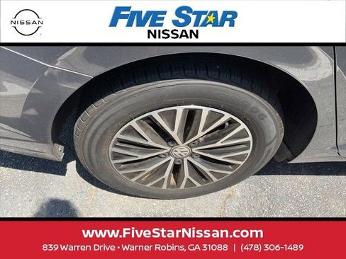 Used 2020 Volkswagen Jetta SE FWD image 17