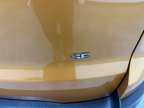 Used 2021 Ford EcoSport SE w/ SE Convenience Package image 47