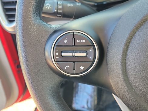 Used 2023 Kia Soul LX image 25