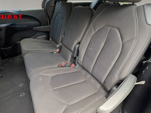 Used 2019 Chrysler Pacifica Touring Plus w/ Advanced Safetytec Group FWD image 22