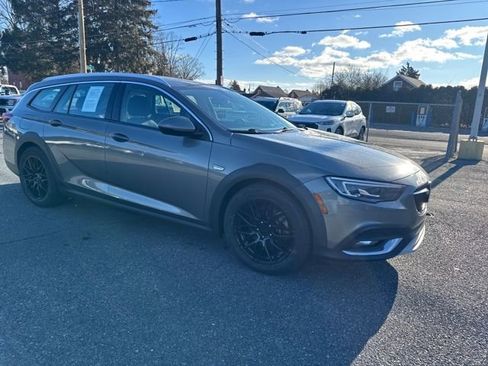 Used 2018 Buick Regal Preferred w/ Driver Confidence Package #1 image 7