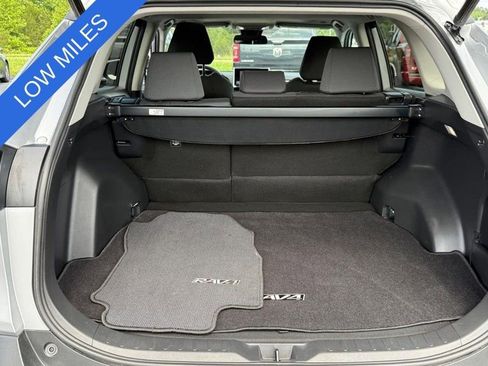 Used 2023 Toyota RAV4 XLE image 4