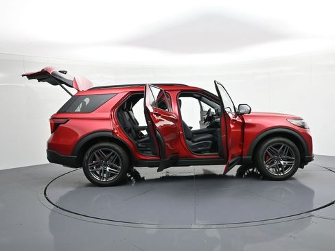 New 2026 Ford Explorer ST-Line image 32