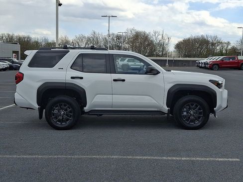 New 2026 Toyota 4Runner SR5 image 5