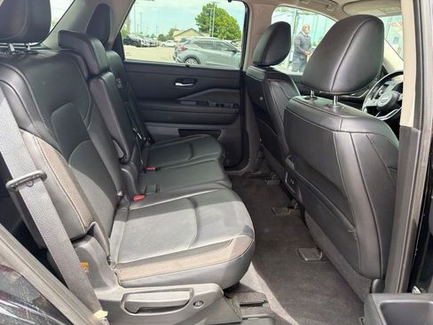 Used 2022 Nissan Pathfinder SL AWD/4WD image 13