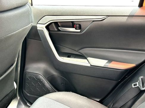 Used 2025 Toyota RAV4 XLE FWD image 20