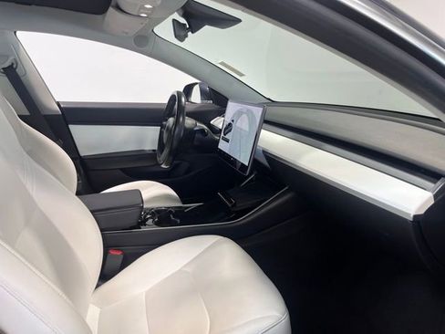 Used 2019 Tesla Model 3 Performance image 11