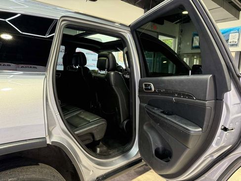 Used 2017 Jeep Grand Cherokee Limited w/ Luxury Group II AWD/4WD image 33