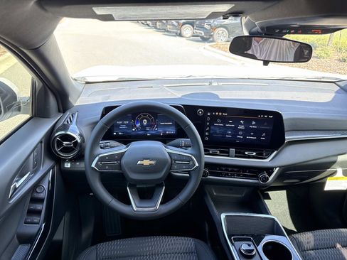 New 2026 Chevrolet Equinox LT image 13