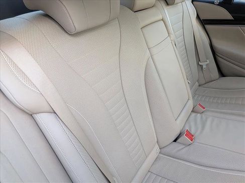 Used 2015 Mercedes-Benz S 550 Sedan image 17