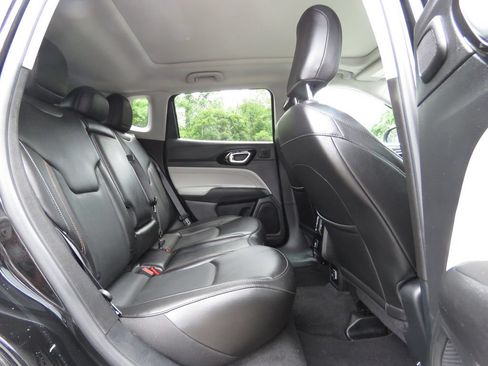 Used 2022 Jeep Compass Limited w/ Sun and Sound Group AWD/4WD image 16