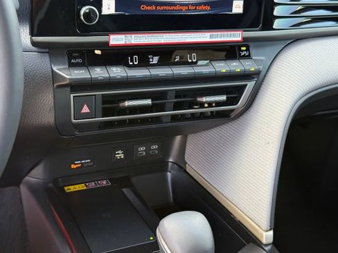 Used 2026 Toyota Camry SE w/ Convenience Package FWD image 18