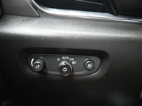 Used 2020 Chevrolet Traverse LT w/ LT Premium Package AWD/4WD image 31
