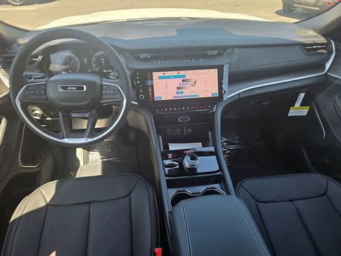 New 2026 Jeep Grand Cherokee L Limited AWD/4WD image 9